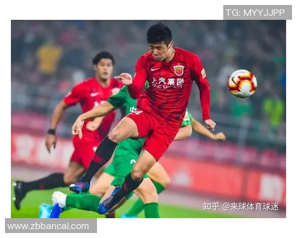 恒大与上港激战11月3日中超巅峰对决期待精彩瞬间与球迷狂欢 恒大与上港激战11月3日中超巅峰对决期待精彩瞬间与球迷狂欢