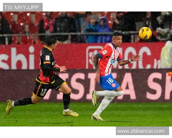 汉堡与特雷斯堡的激烈对决揭示足球战术与团队合作的重要性