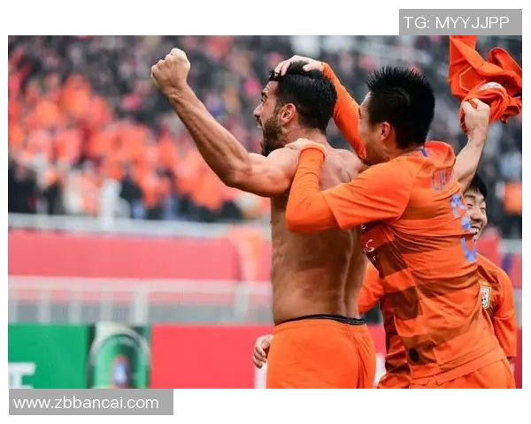 2017年鲁能与恒大巅峰对决回顾：激情四溢的足球盛宴与历史瞬间